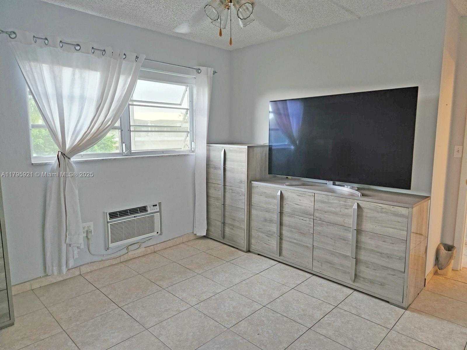 Small Image of 16901 NORTH EAST 13TH AVE #209, Miami Number 16