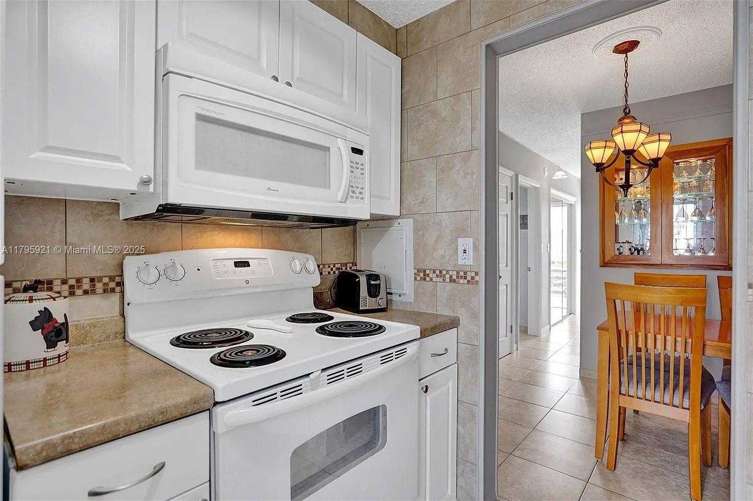 Small Image of 16901 NORTH EAST 13TH AVE #209, Miami Number 17