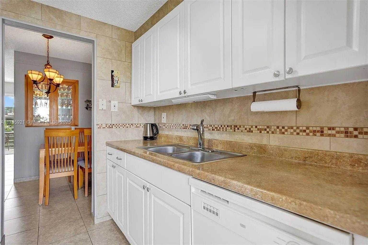 Small Image of 16901 NORTH EAST 13TH AVE #209, Miami Number 20