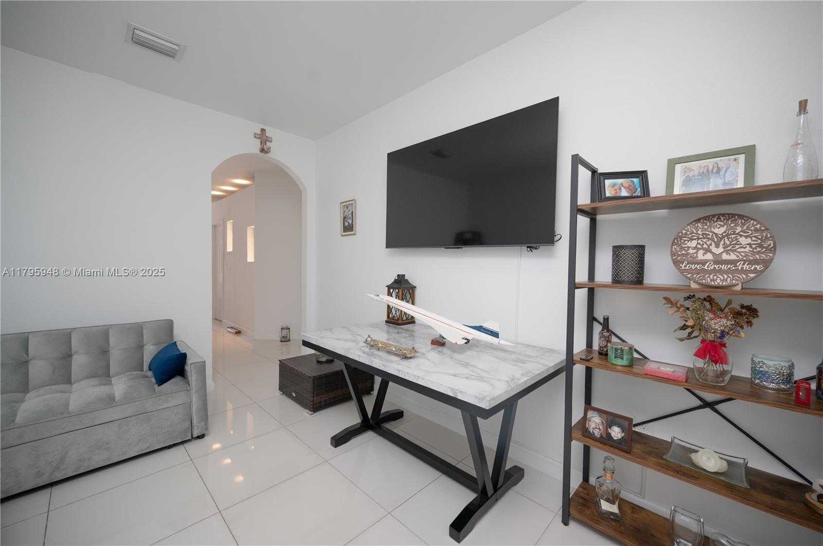 Small Image of 8877 NORTH WEST 103RD AVE, Doral Number 12