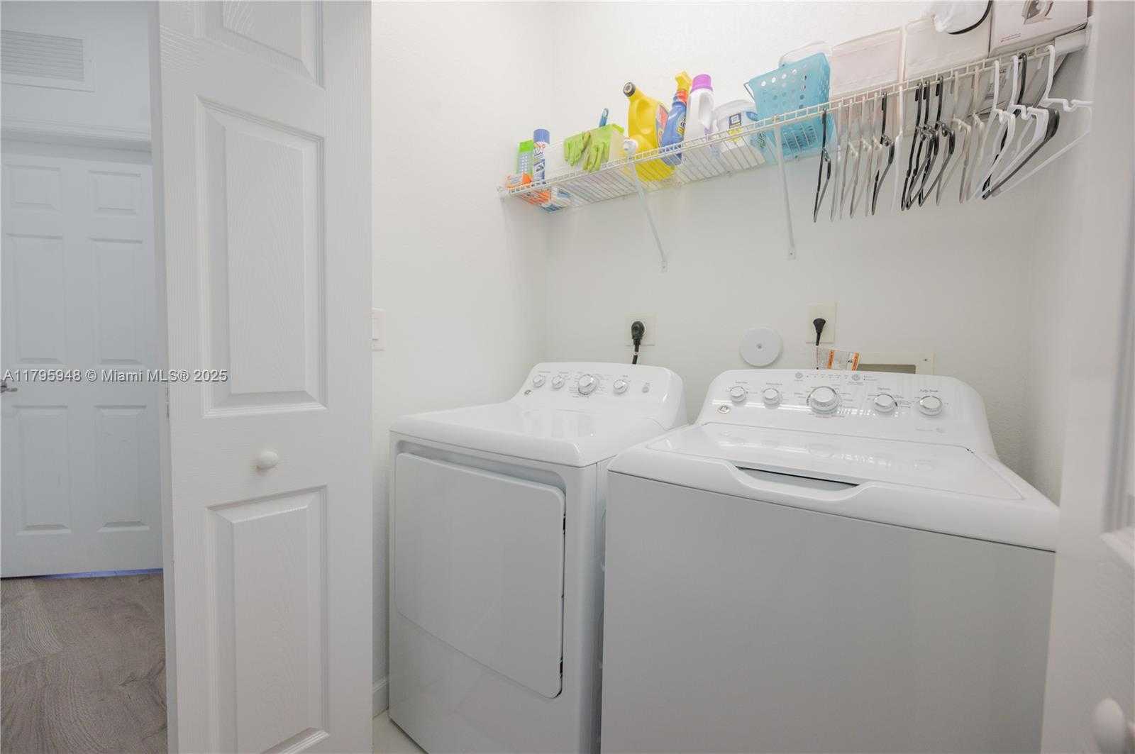 Small Image of 8877 NORTH WEST 103RD AVE, Doral Number 22