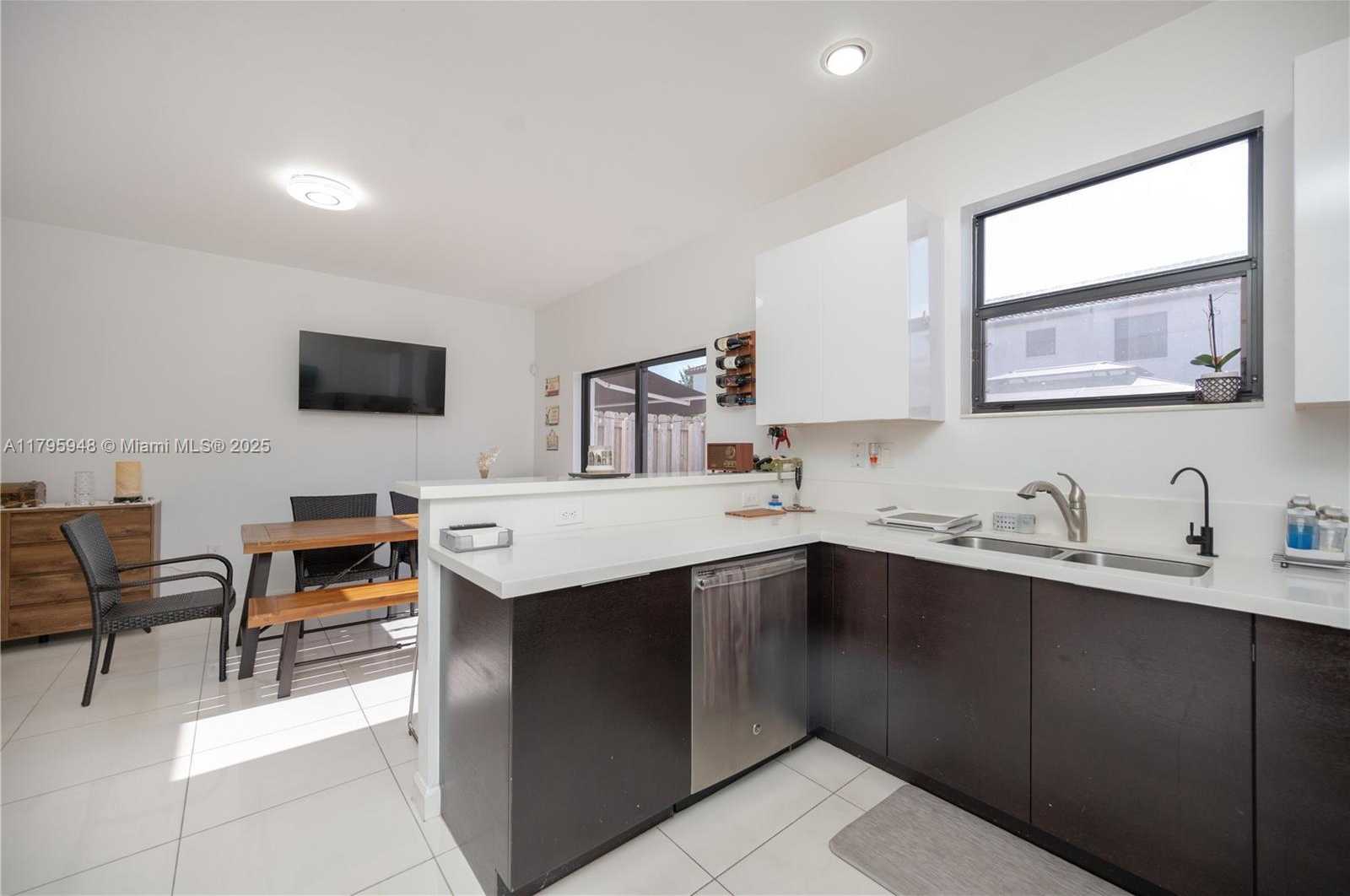 Small Image of 8877 NORTH WEST 103RD AVE, Doral Number 4