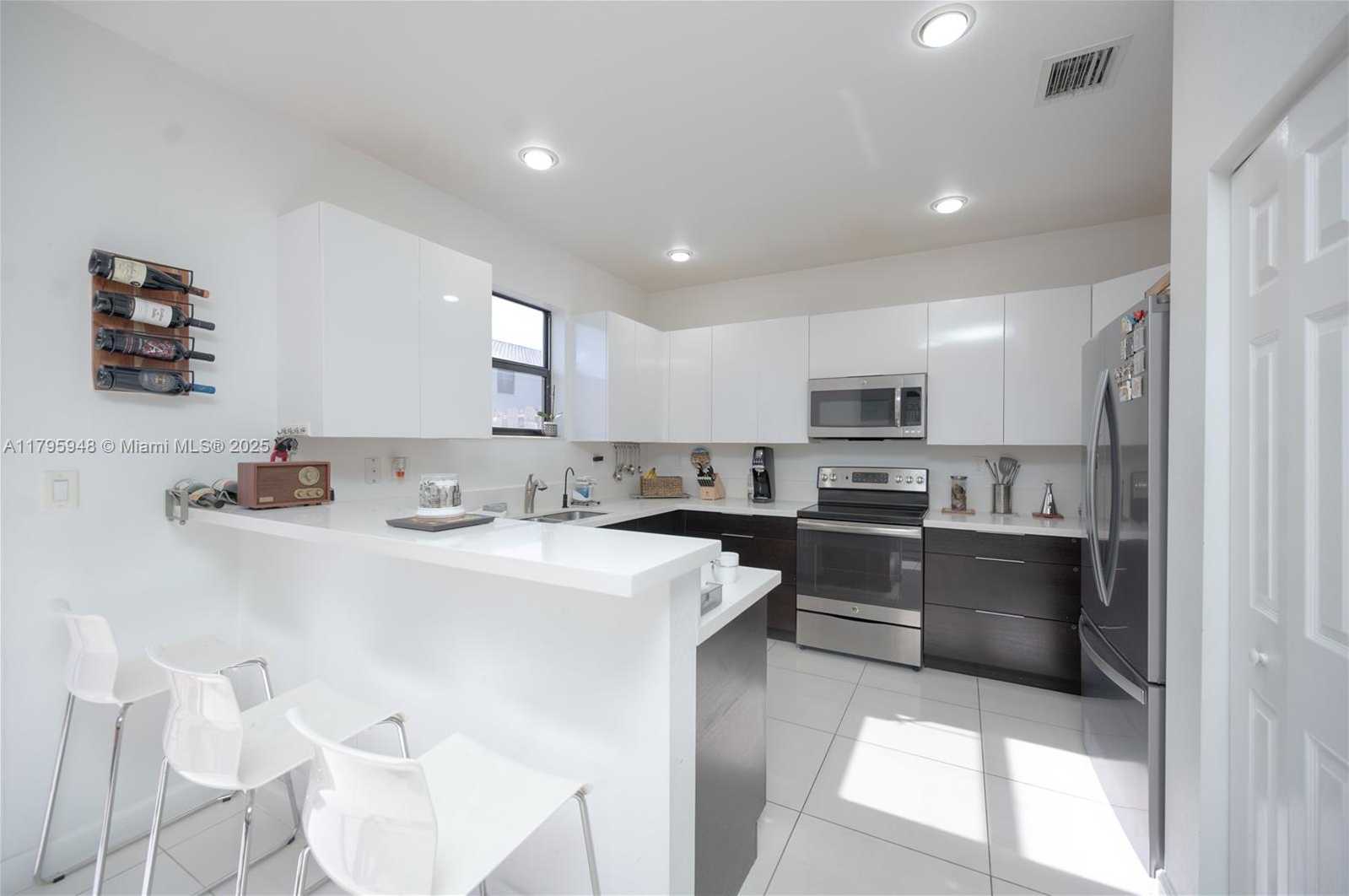 Small Image of 8877 NORTH WEST 103RD AVE, Doral Number 5