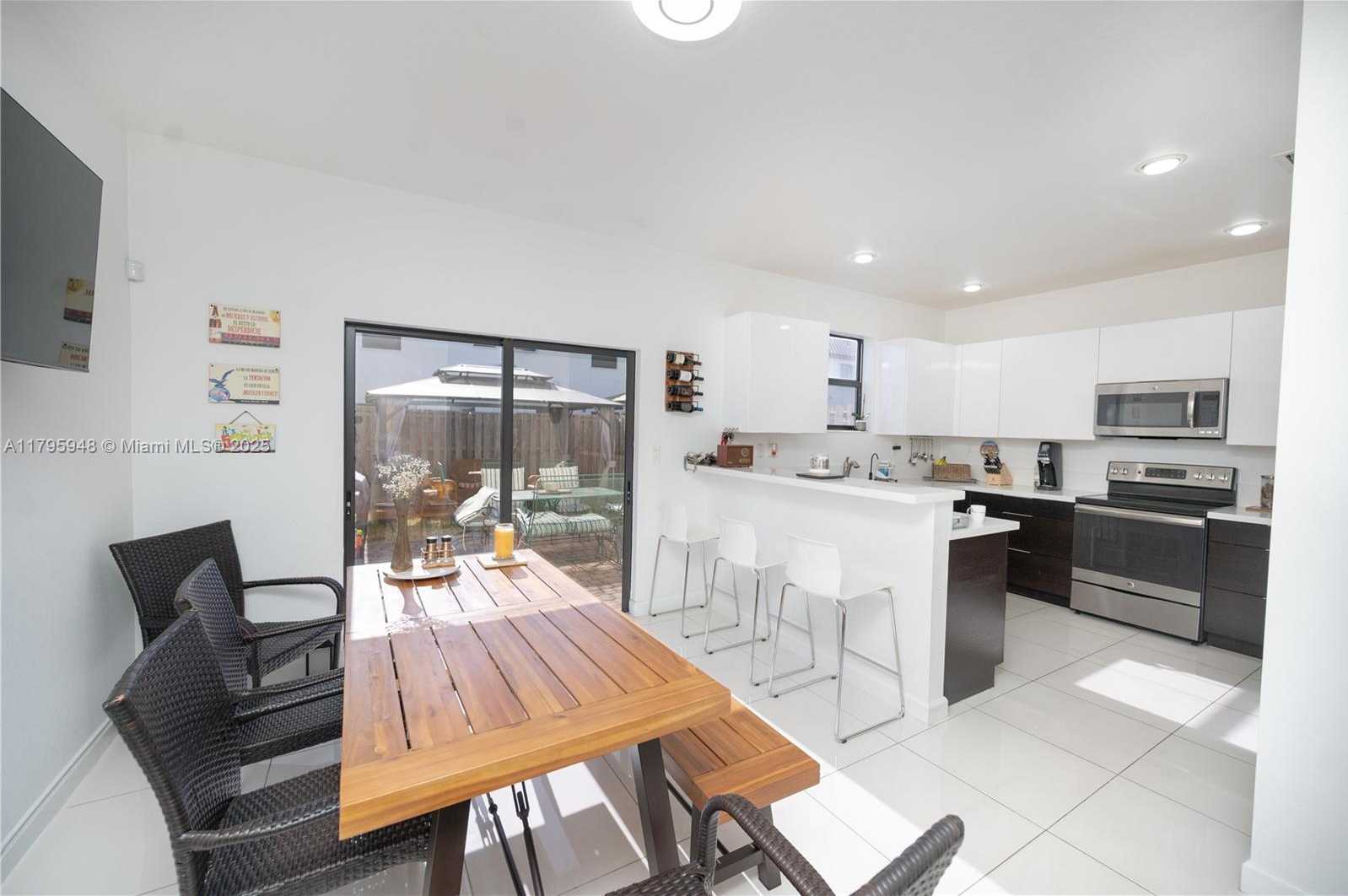 Small Image of 8877 NORTH WEST 103RD AVE, Doral Number 7