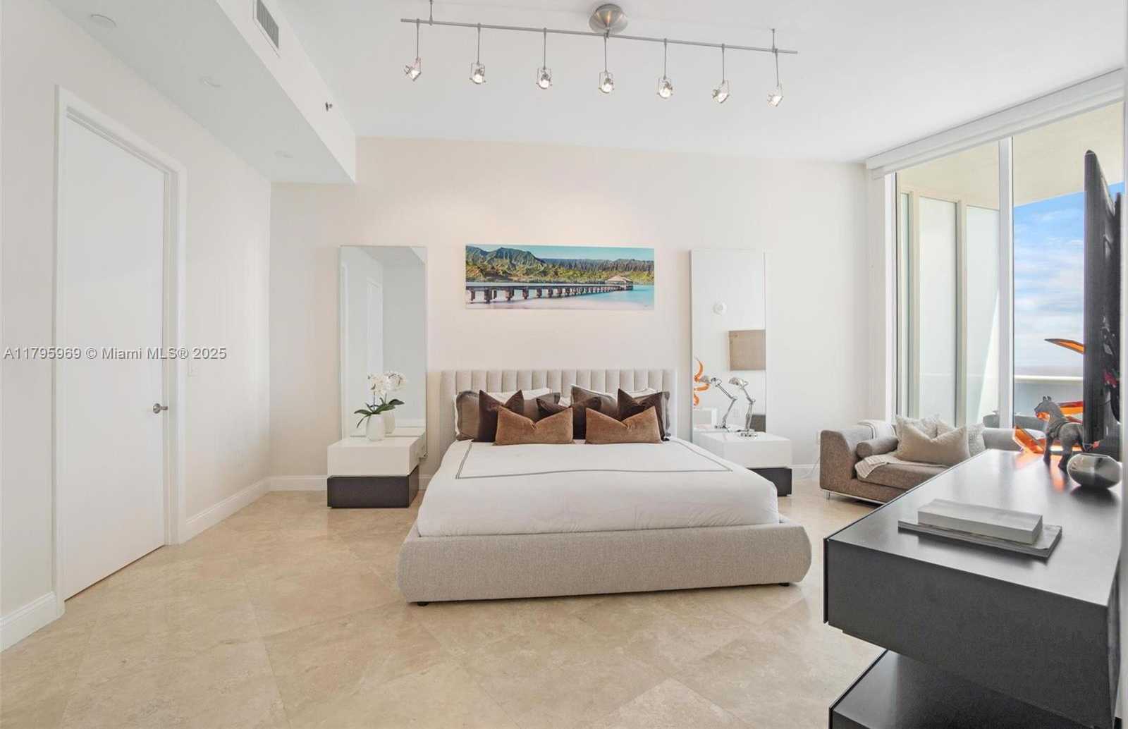 Small Image of 15811 COLLINS AVE #3507, Sunny Isles Beach Number 13