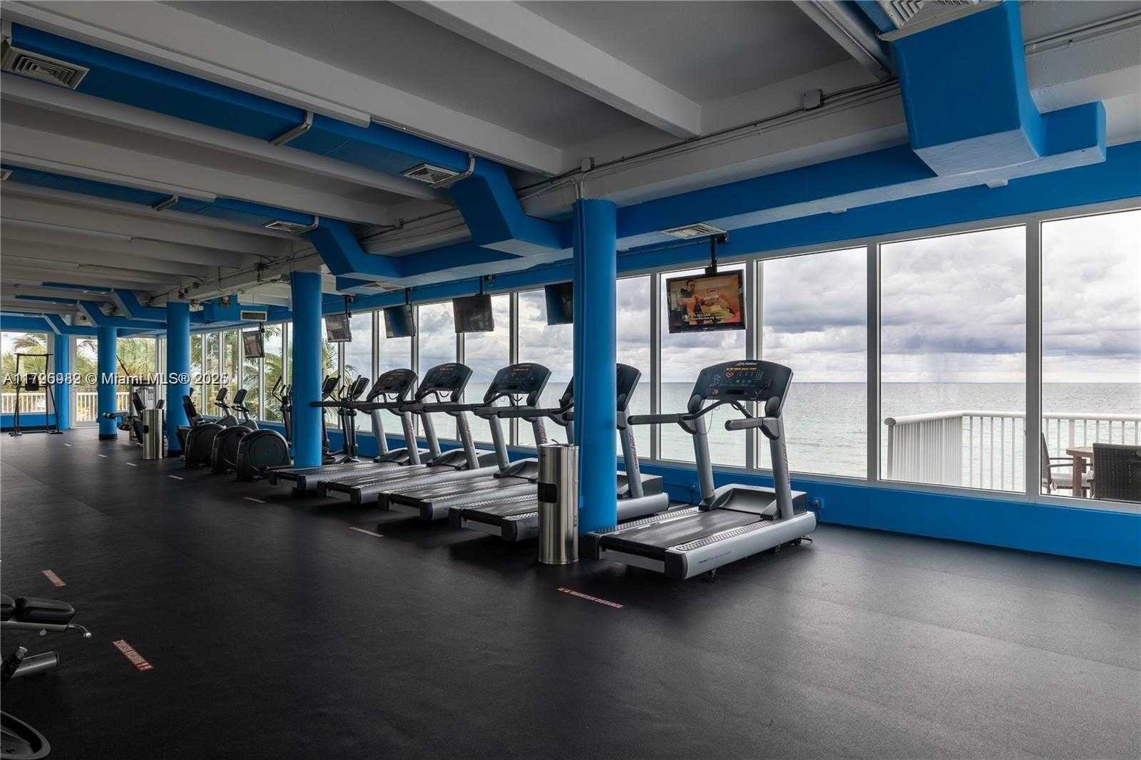 Small Image of 5401 COLLINS AVE #611, Miami Beach Number 18