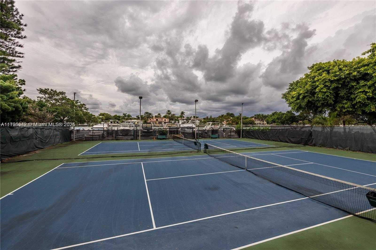 Small Image of 5401 COLLINS AVE #611, Miami Beach Number 20