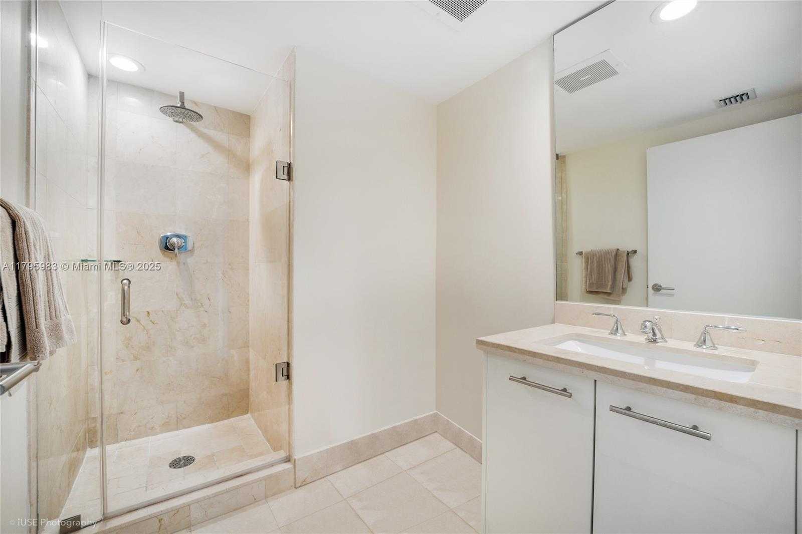 Small Image of 6801 COLLINS AVE #1401, Miami Beach Number 10