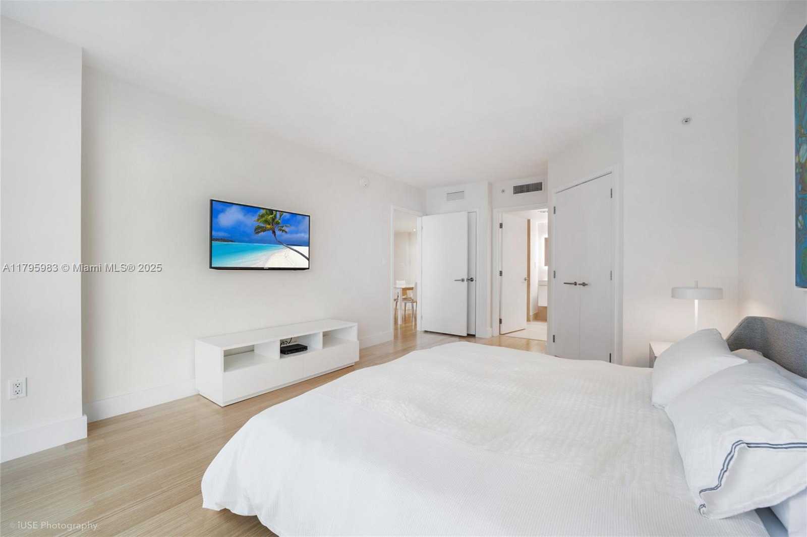 Small Image of 6801 COLLINS AVE #1401, Miami Beach Number 14