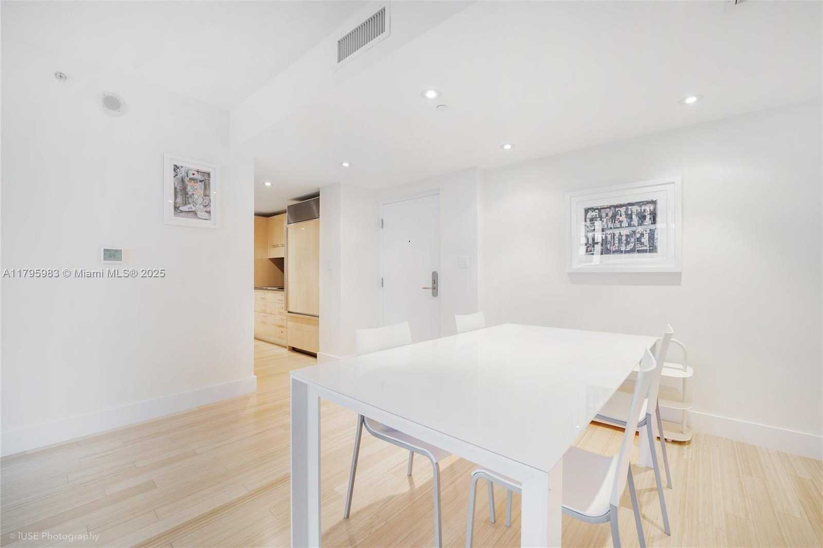 Small Image of 6801 COLLINS AVE #1401, Miami Beach Number 4