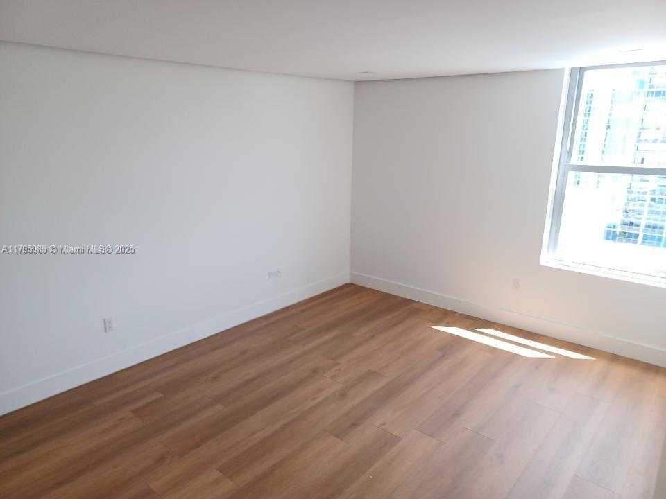 Small Image of 2899 COLLINS AVE #1218, Miami Beach Number 12