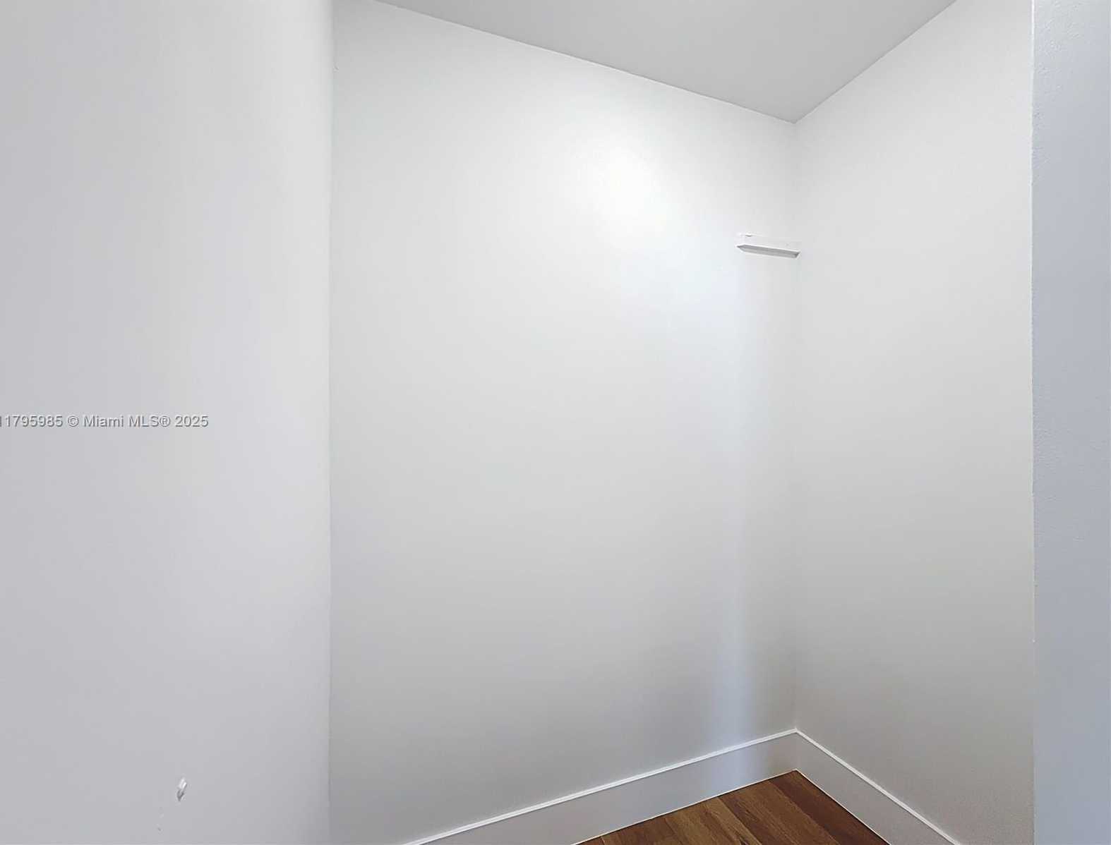 Small Image of 2899 COLLINS AVE #1218, Miami Beach Number 24