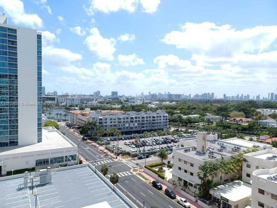 Small Image of 2899 COLLINS AVE #1218, Miami Beach Number 9