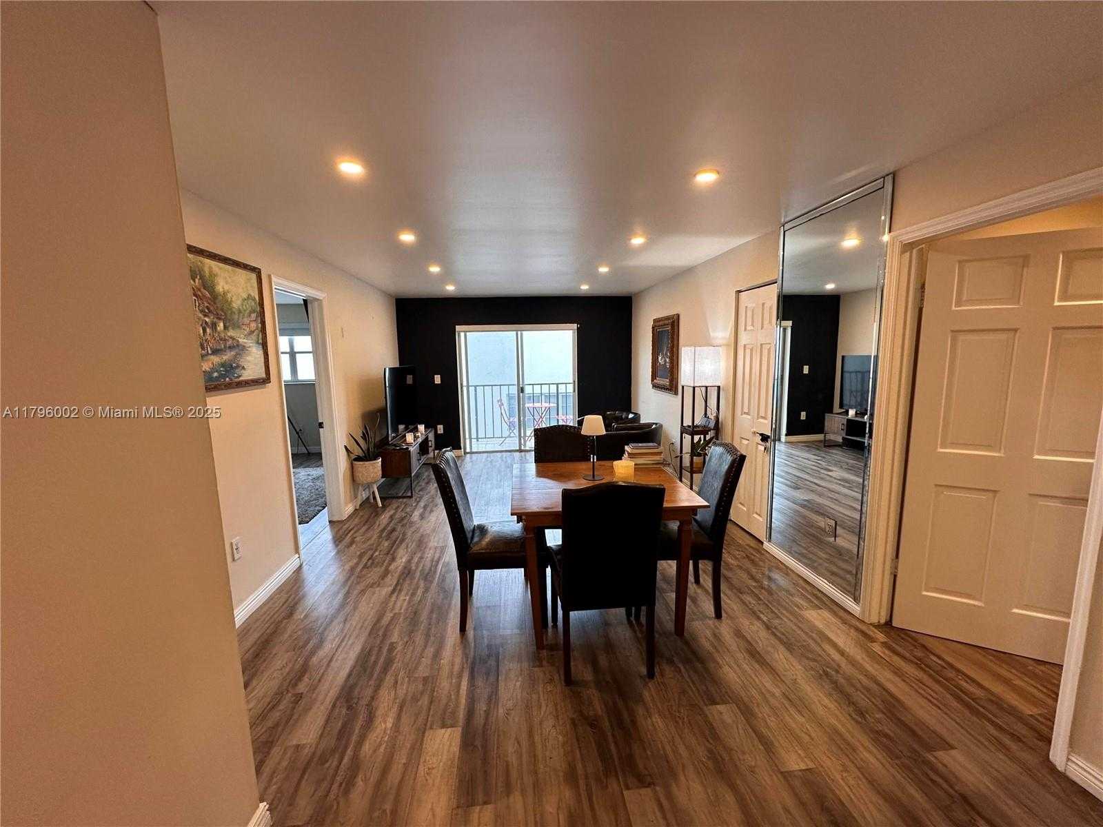 Small Image of 1605 PENNSYLVANIA AVE #303, Miami Beach Number 2