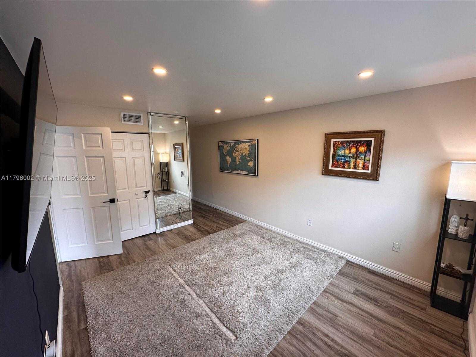 Small Image of 1605 PENNSYLVANIA AVE #303, Miami Beach Number 8