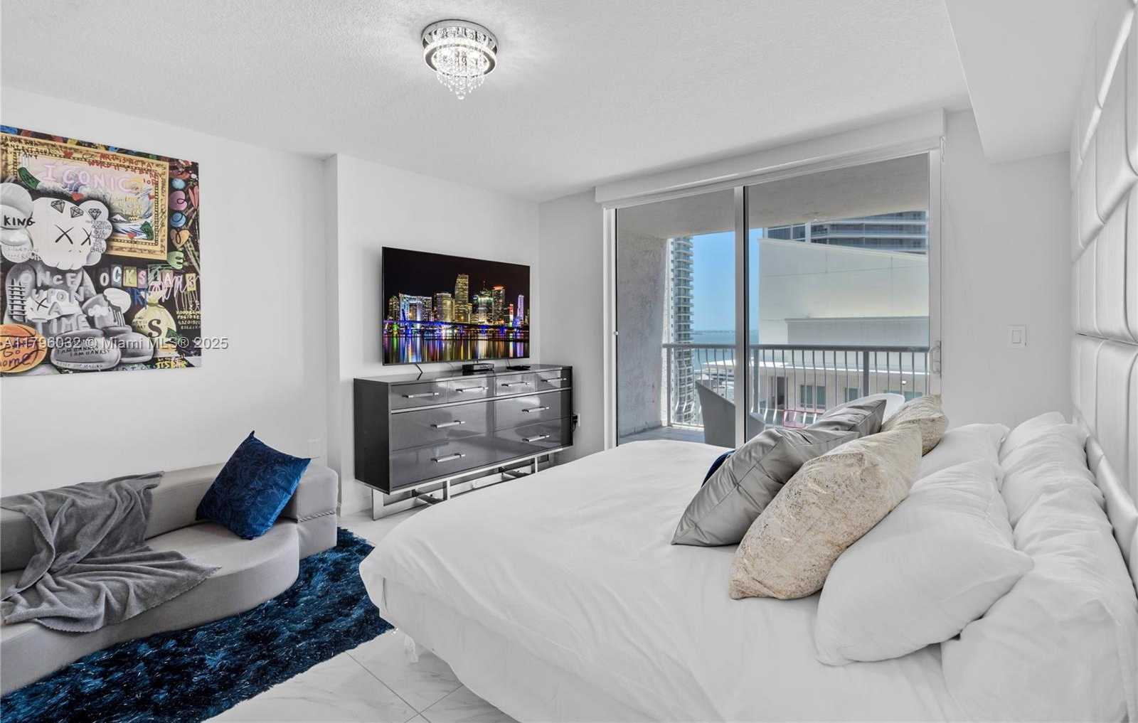 Small Image of 1200 BRICKELL BAY DR #2807, Miami Number 10