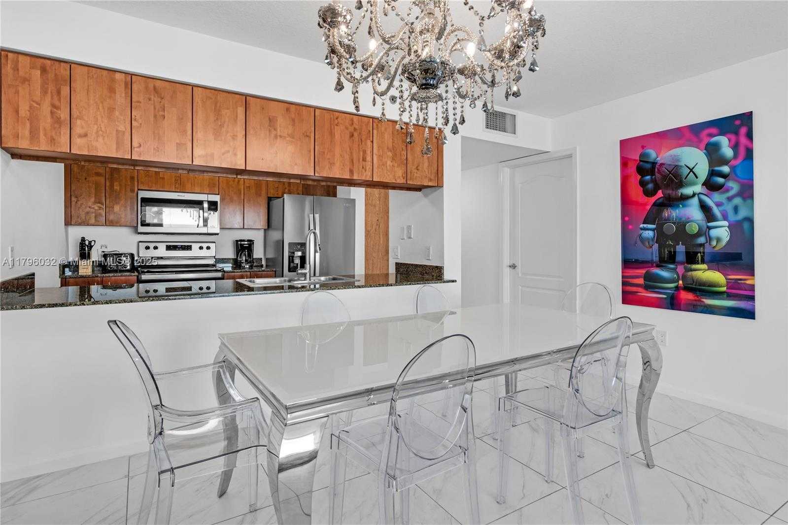 Small Image of 1200 BRICKELL BAY DR #2807, Miami Number 15