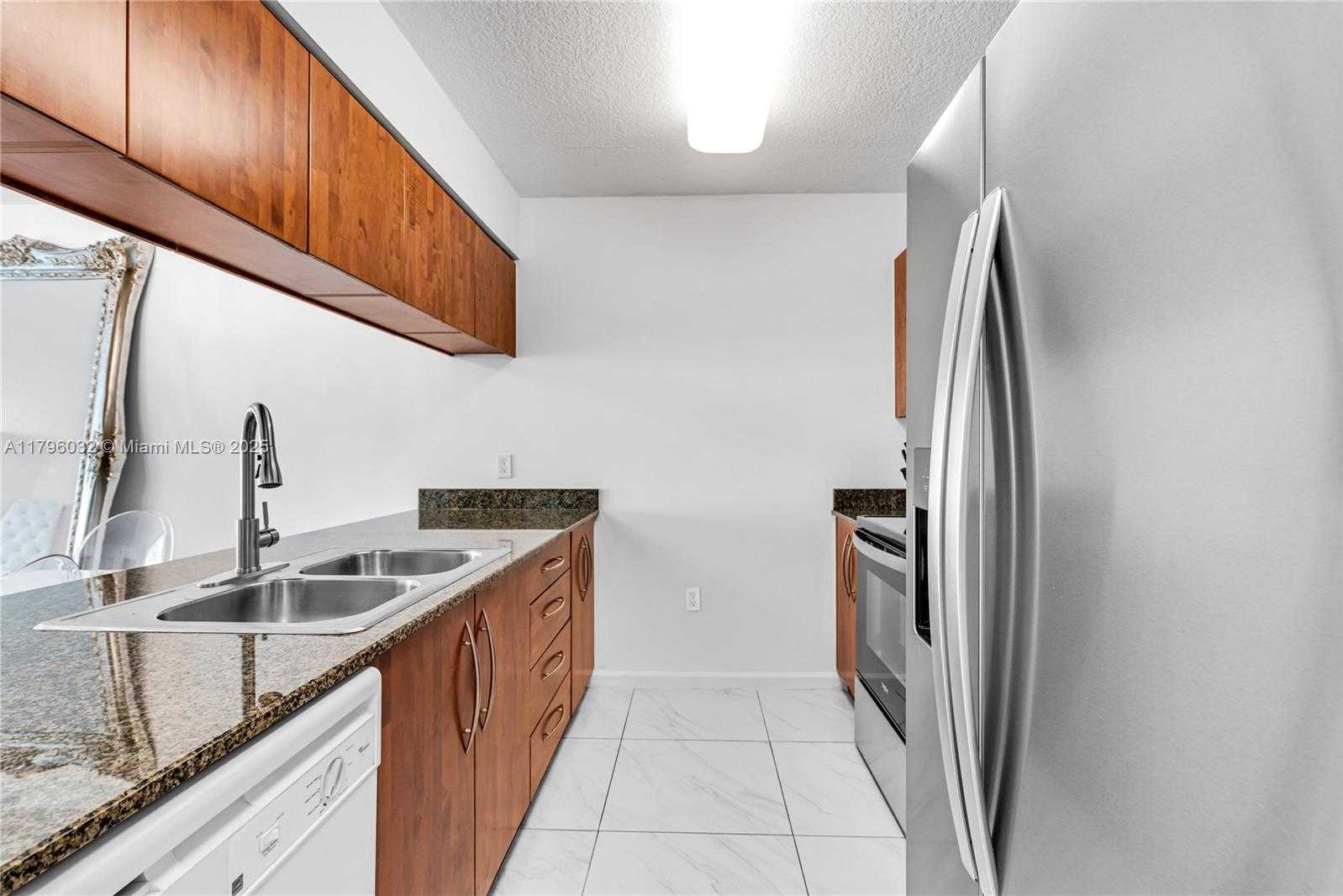 Small Image of 1200 BRICKELL BAY DR #2807, Miami Number 20