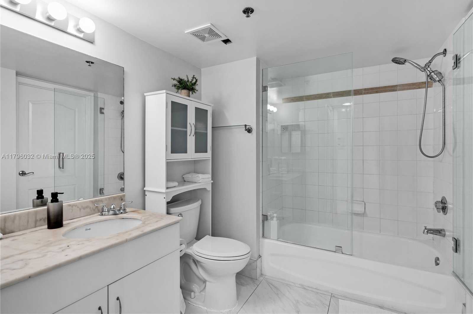 Small Image of 1200 BRICKELL BAY DR #2807, Miami Number 23