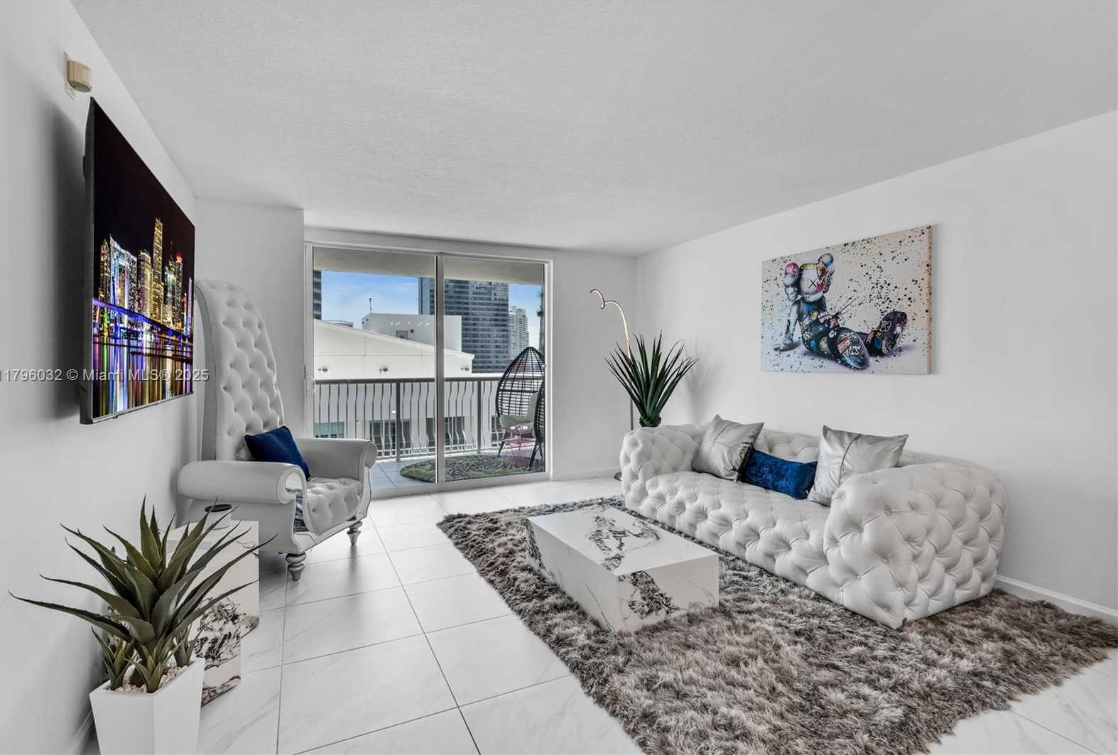 Small Image of 1200 BRICKELL BAY DR #2807, Miami Number 6