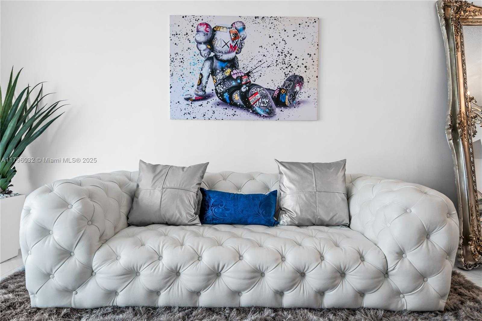 Small Image of 1200 BRICKELL BAY DR #2807, Miami Number 8