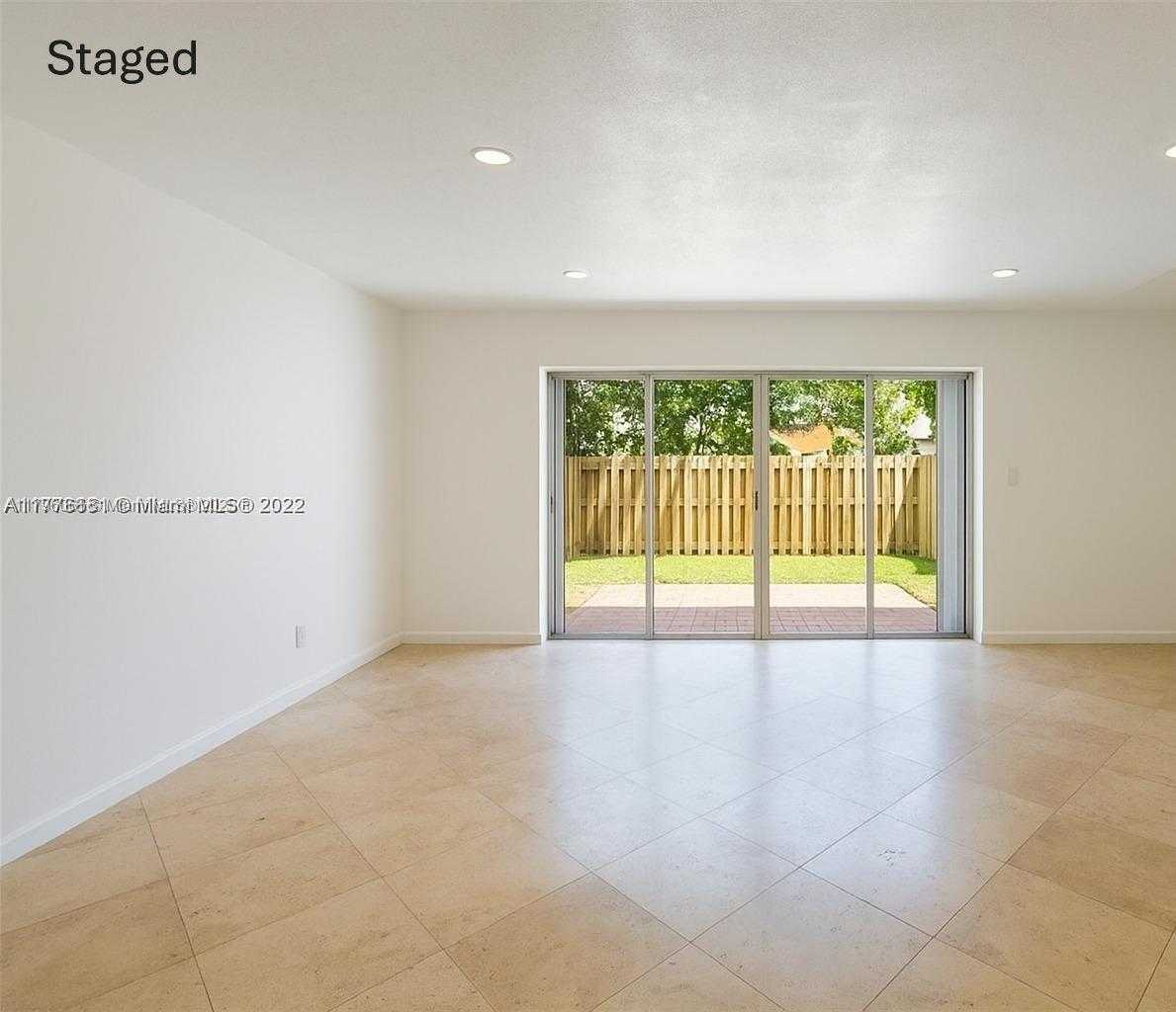Small Image of 3321 FARRAGUT ST #7D, Hollywood Number 2