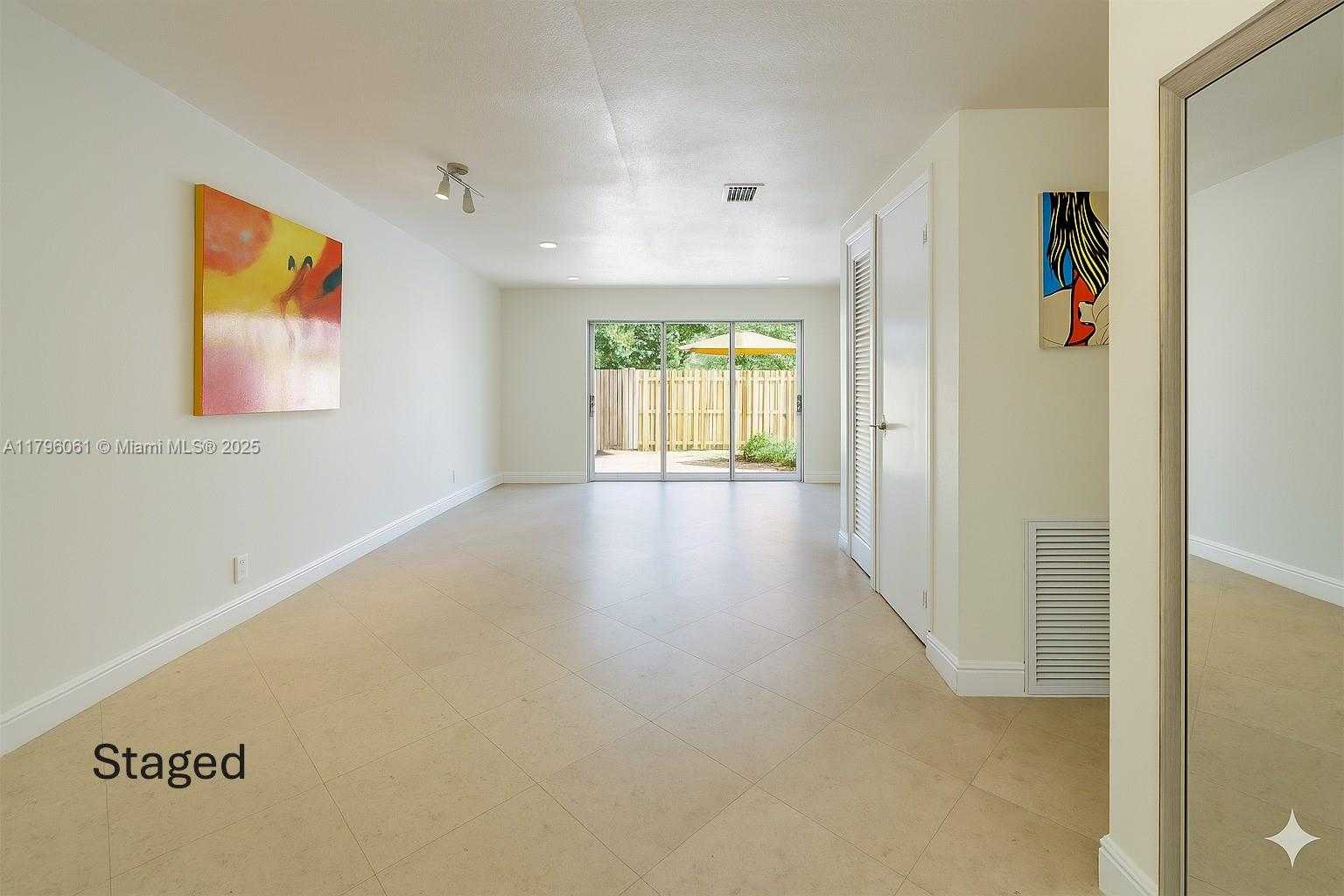 Small Image of 3321 FARRAGUT ST #7D, Hollywood Number 3