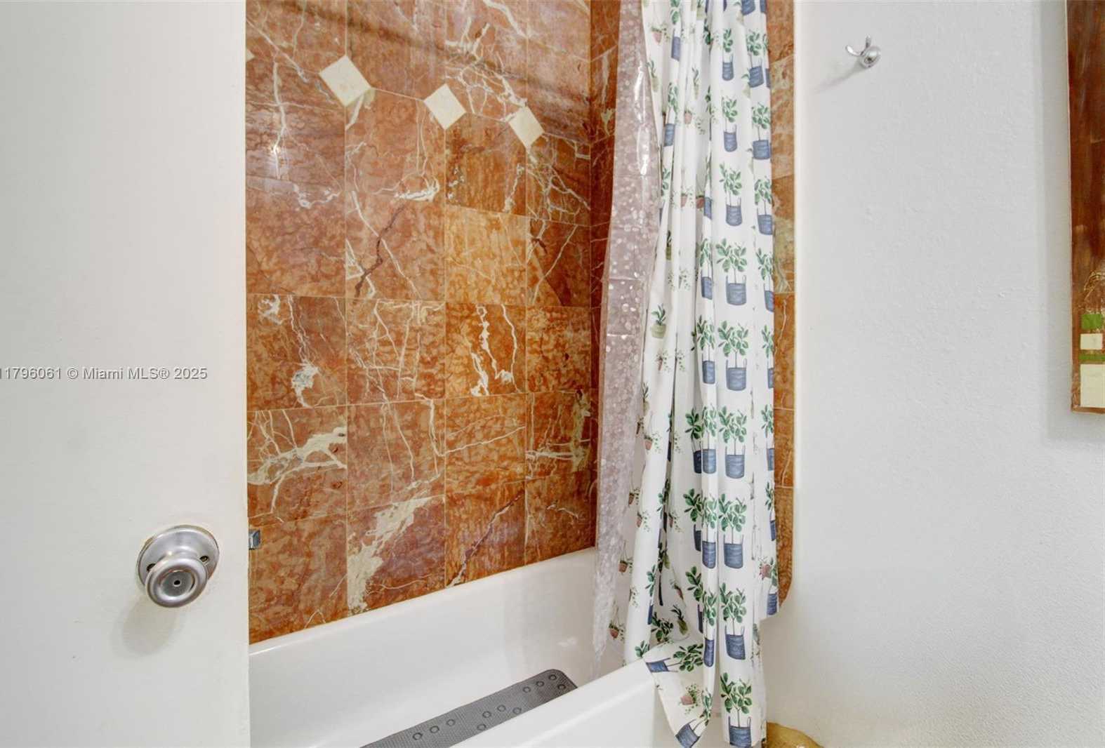 Small Image of 3321 FARRAGUT ST #7D, Hollywood Number 33