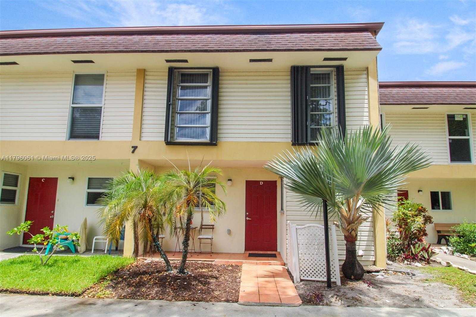 Small Image of 3321 FARRAGUT ST #7D, Hollywood Number 35