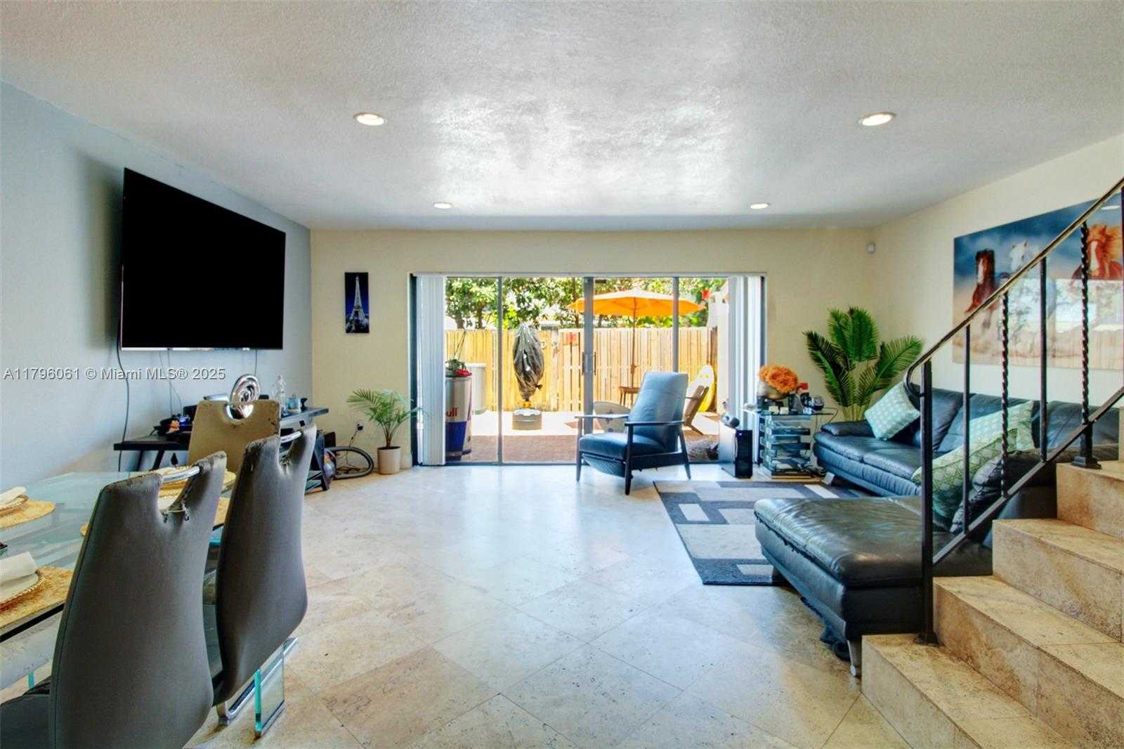 Small Image of 3321 FARRAGUT ST #7D, Hollywood Number 4