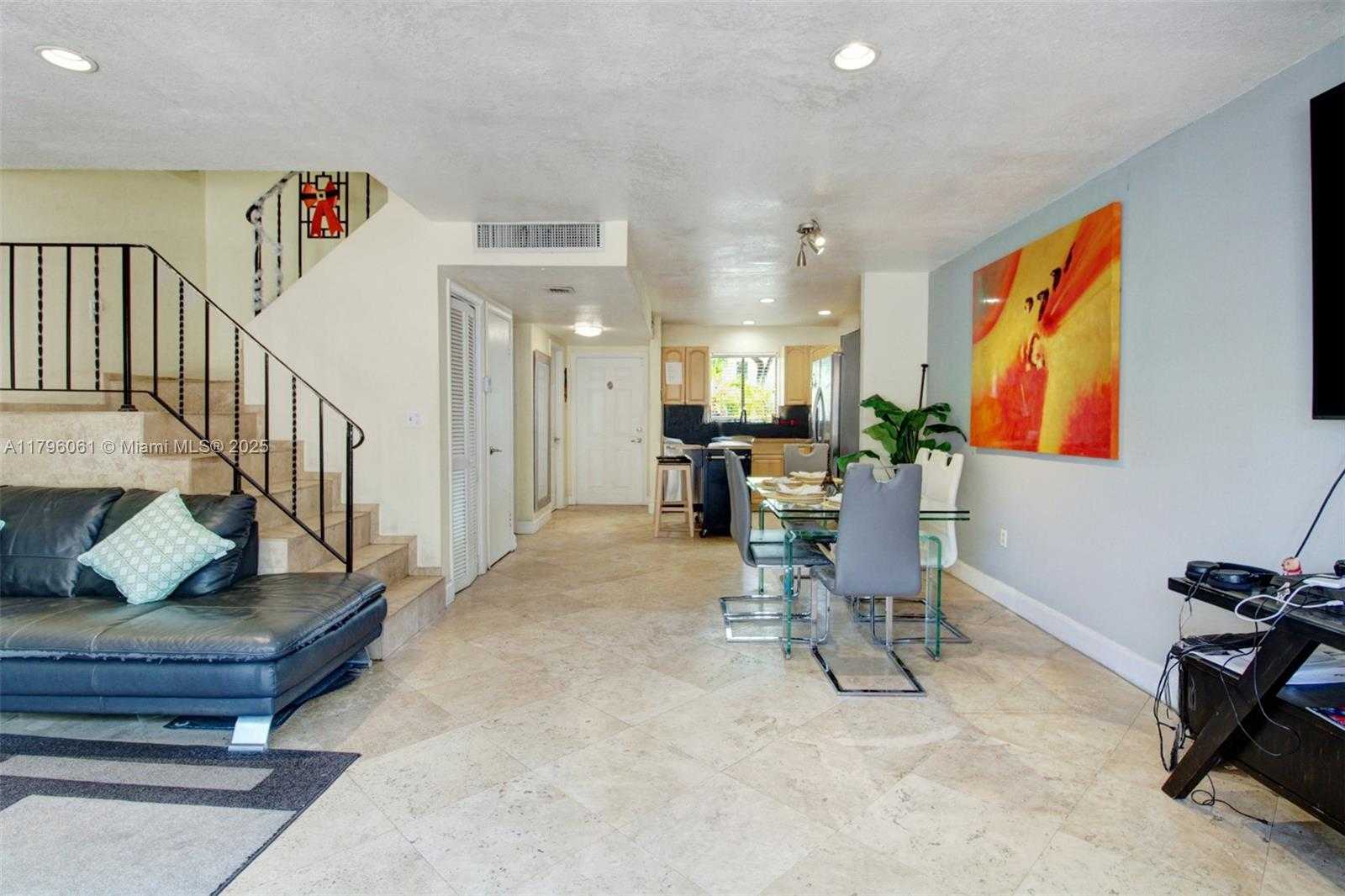Small Image of 3321 FARRAGUT ST #7D, Hollywood Number 6