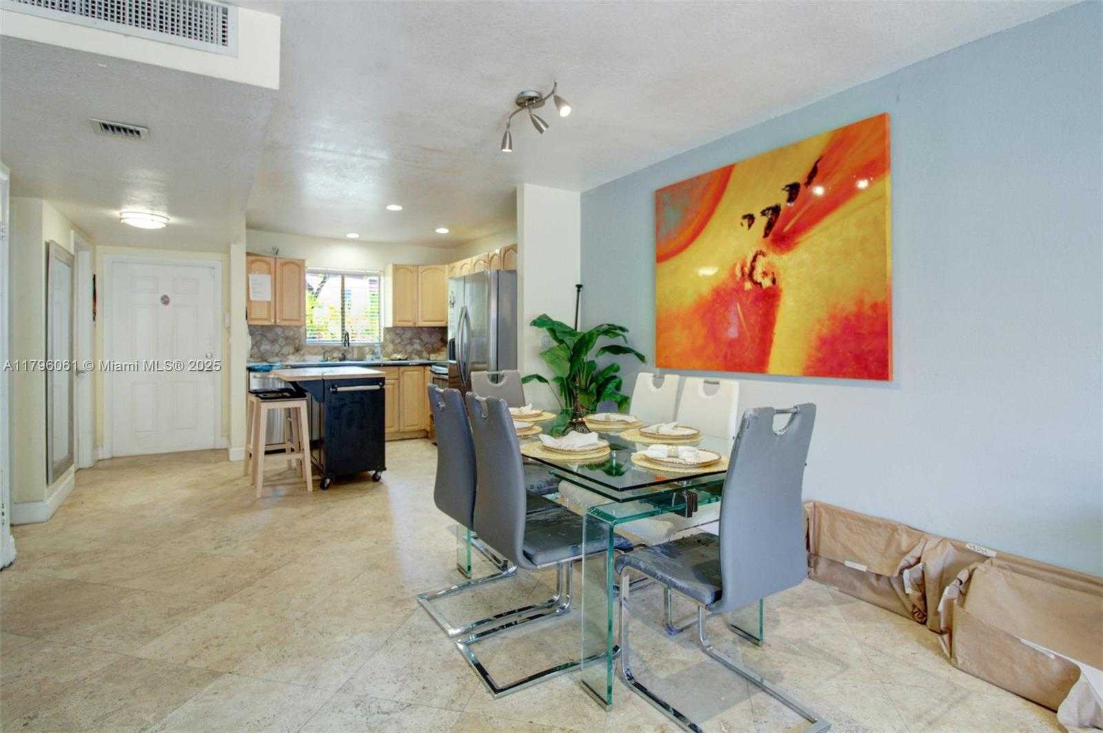 Small Image of 3321 FARRAGUT ST #7D, Hollywood Number 7