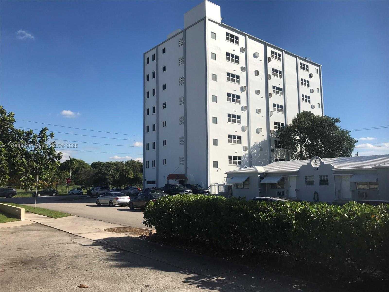 Small Image of 1700 PIERCE ST #202, Hollywood Number 10
