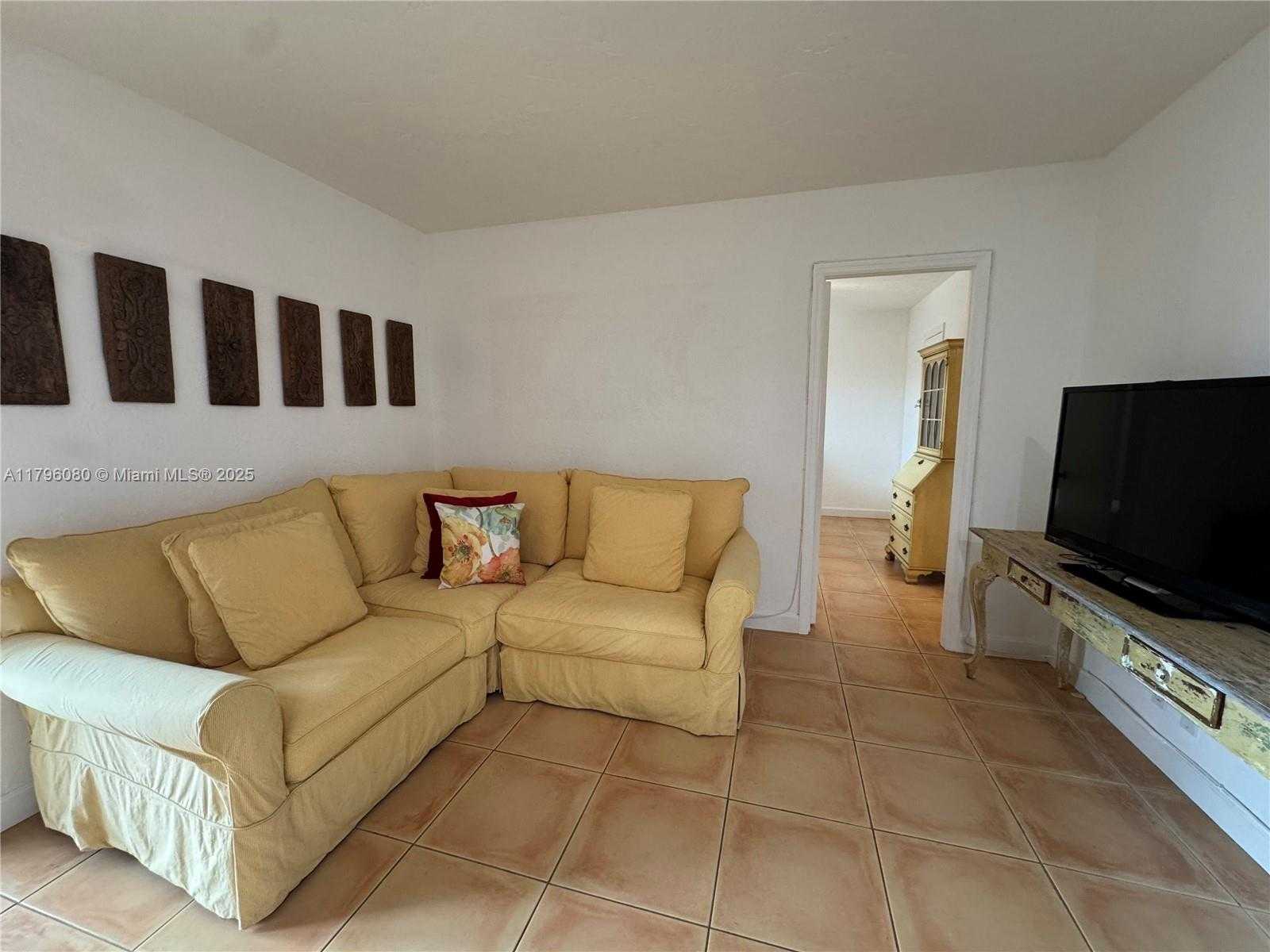 Small Image of 1700 PIERCE ST #202, Hollywood Number 12
