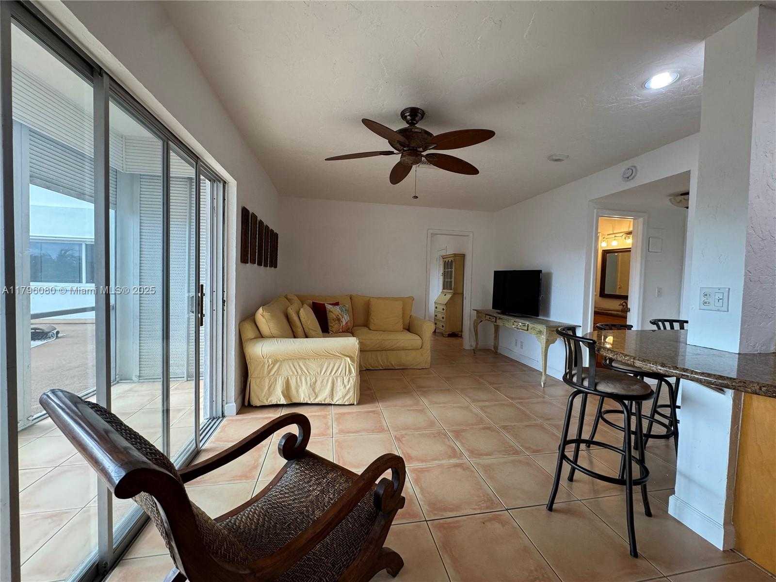 Small Image of 1700 PIERCE ST #202, Hollywood Number 13