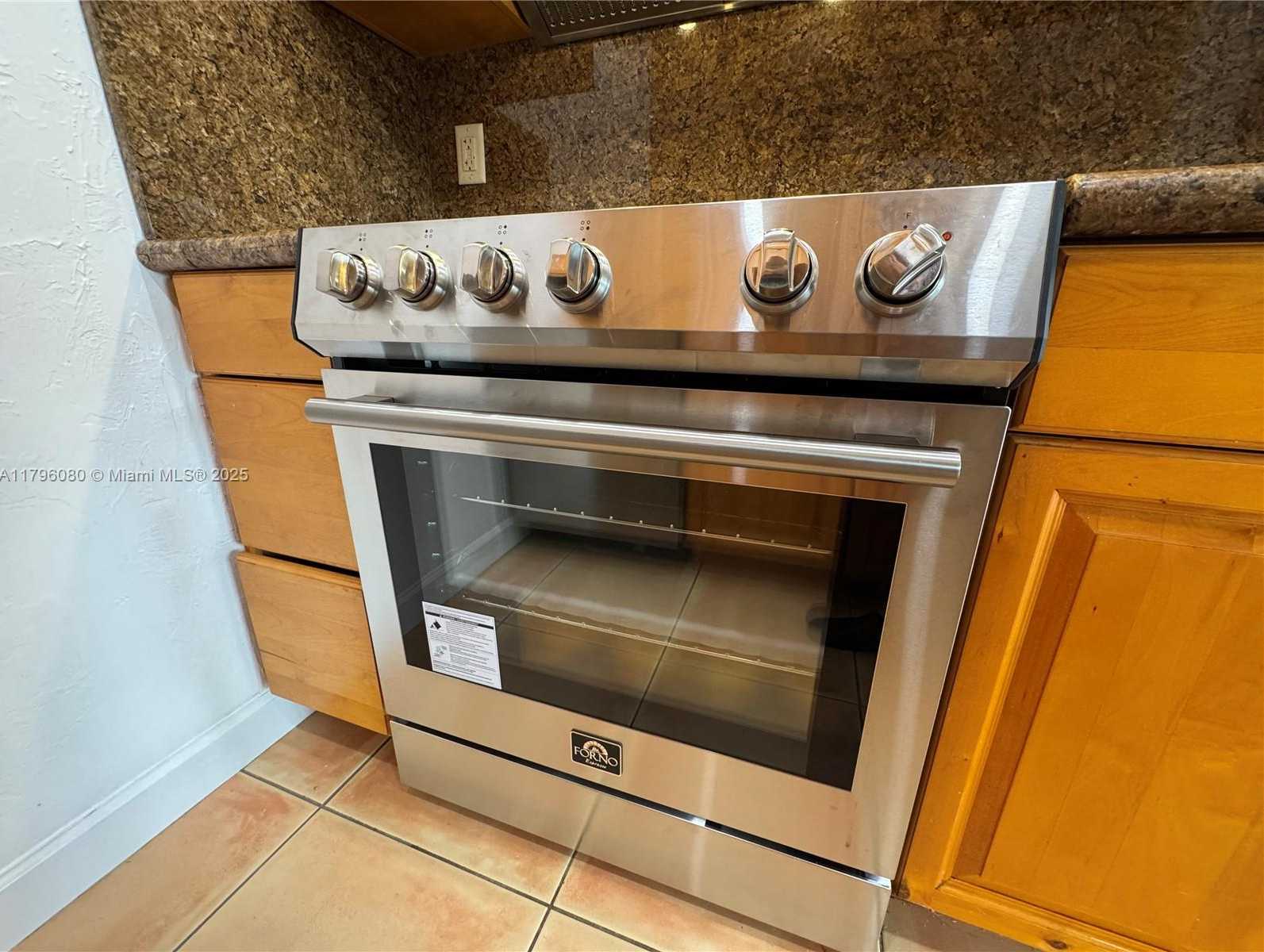 Small Image of 1700 PIERCE ST #202, Hollywood Number 20