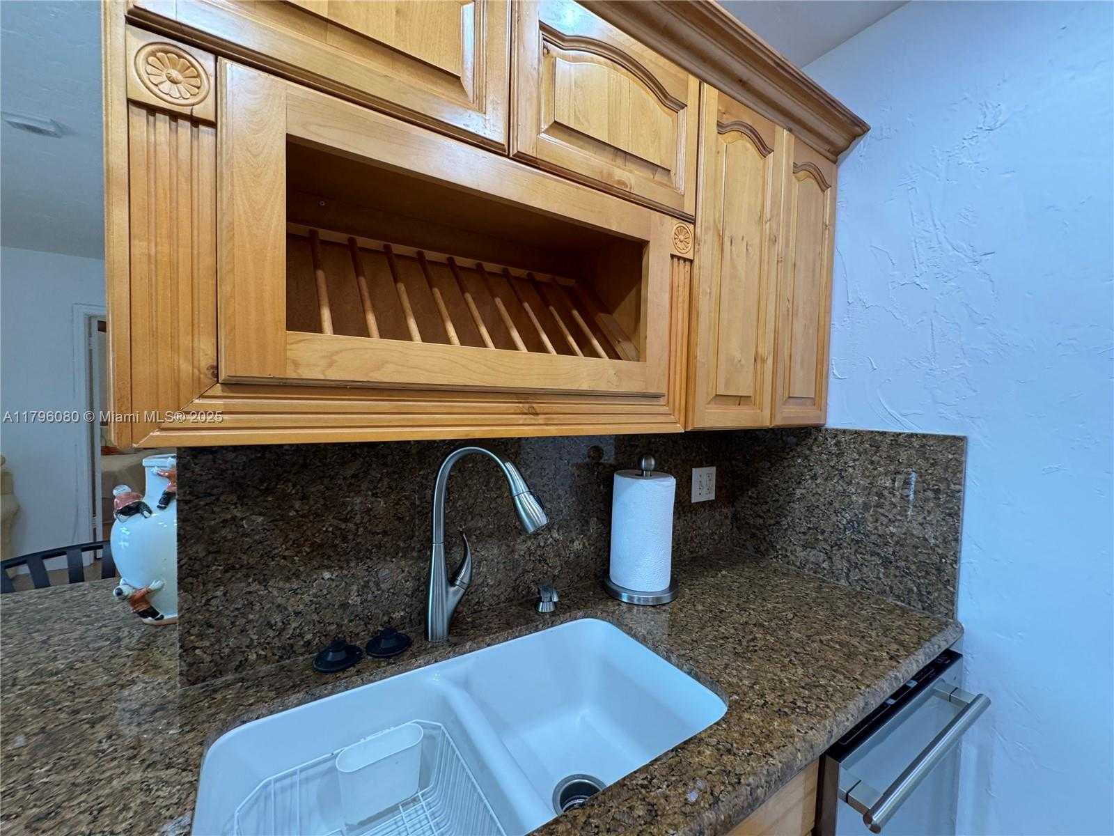 Small Image of 1700 PIERCE ST #202, Hollywood Number 22