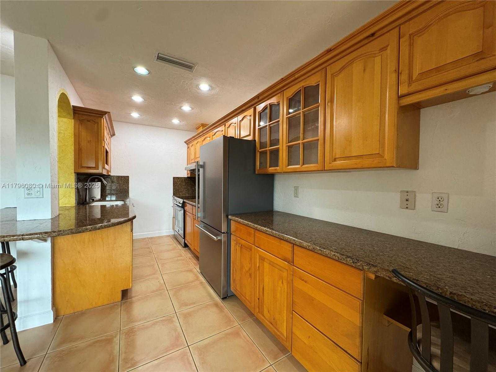 Small Image of 1700 PIERCE ST #202, Hollywood Number 25