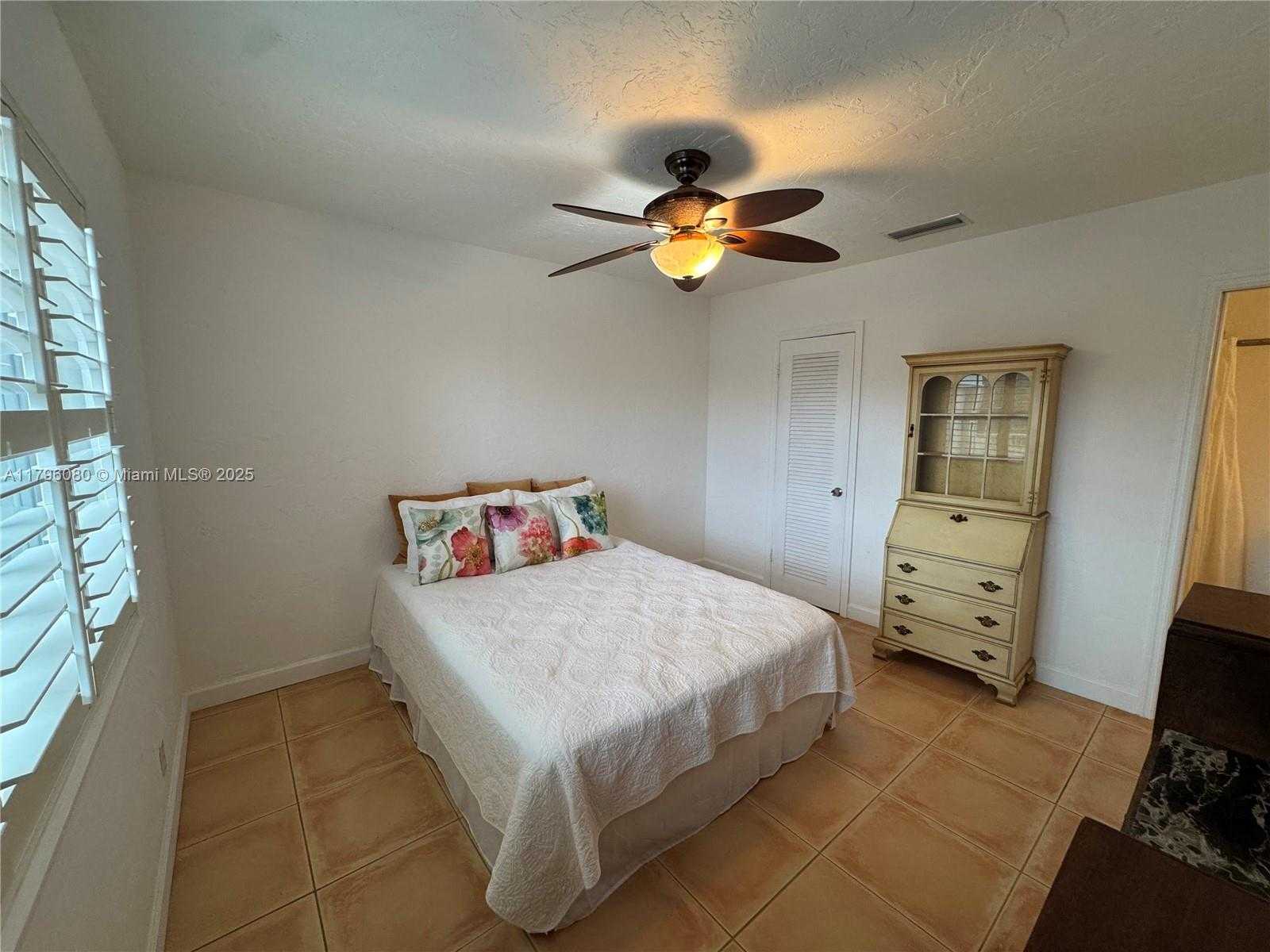Small Image of 1700 PIERCE ST #202, Hollywood Number 6