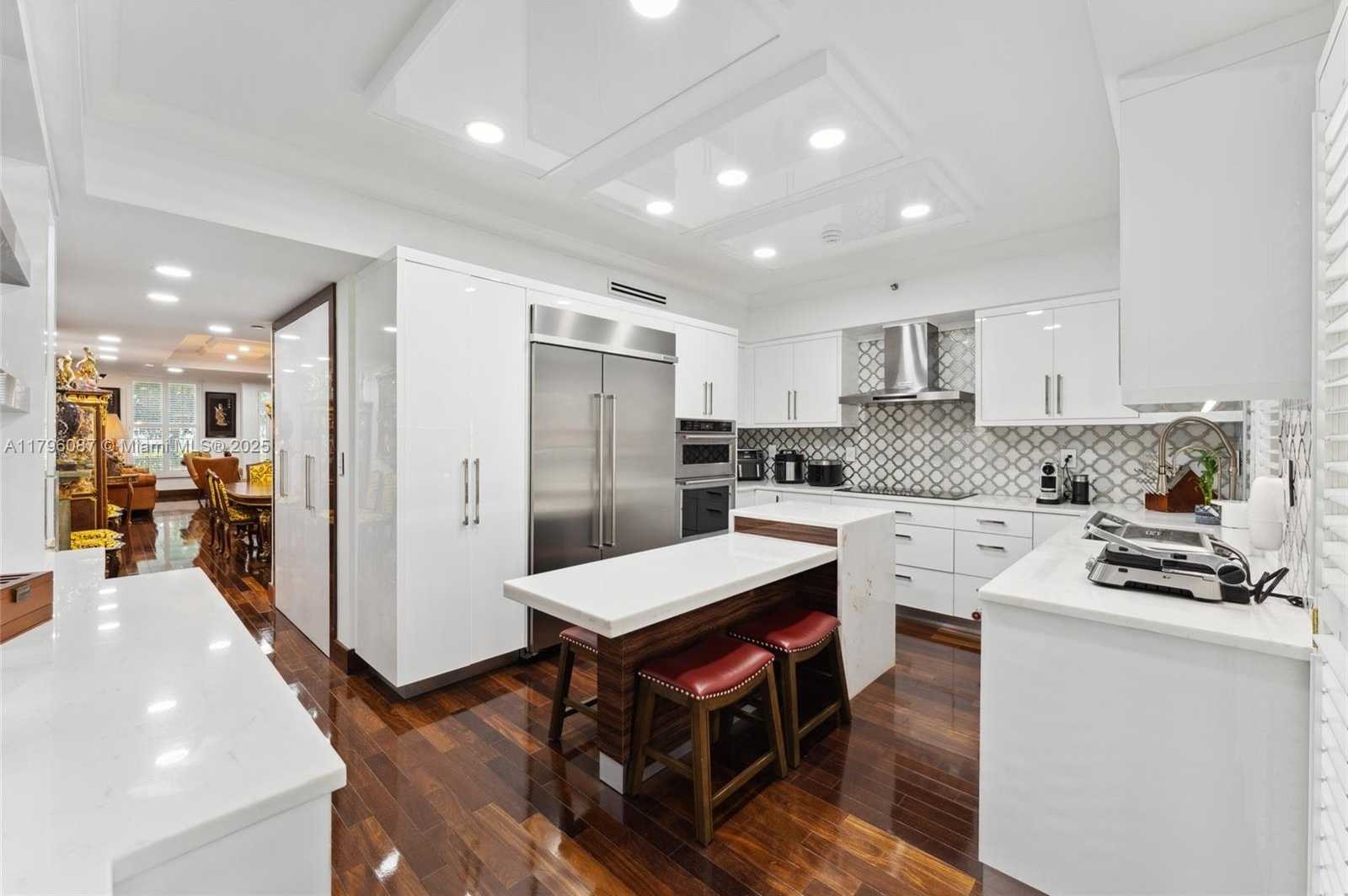 Small Image of 614 Valencia Ave, Coral Gables, FL 33134, USA Number 11