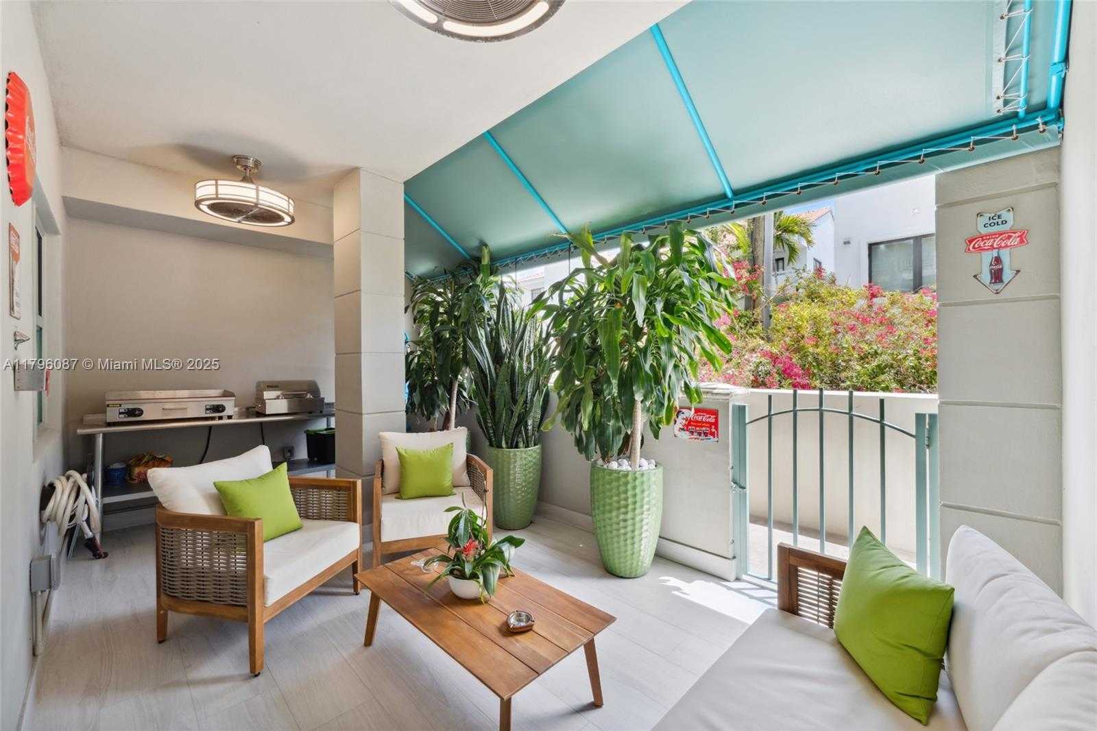 Small Image of 614 Valencia Ave, Coral Gables, FL 33134, USA Number 12