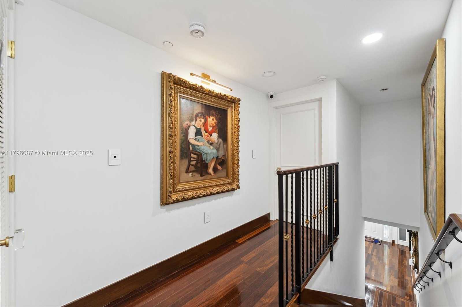 Small Image of 614 Valencia Ave, Coral Gables, FL 33134, USA Number 13