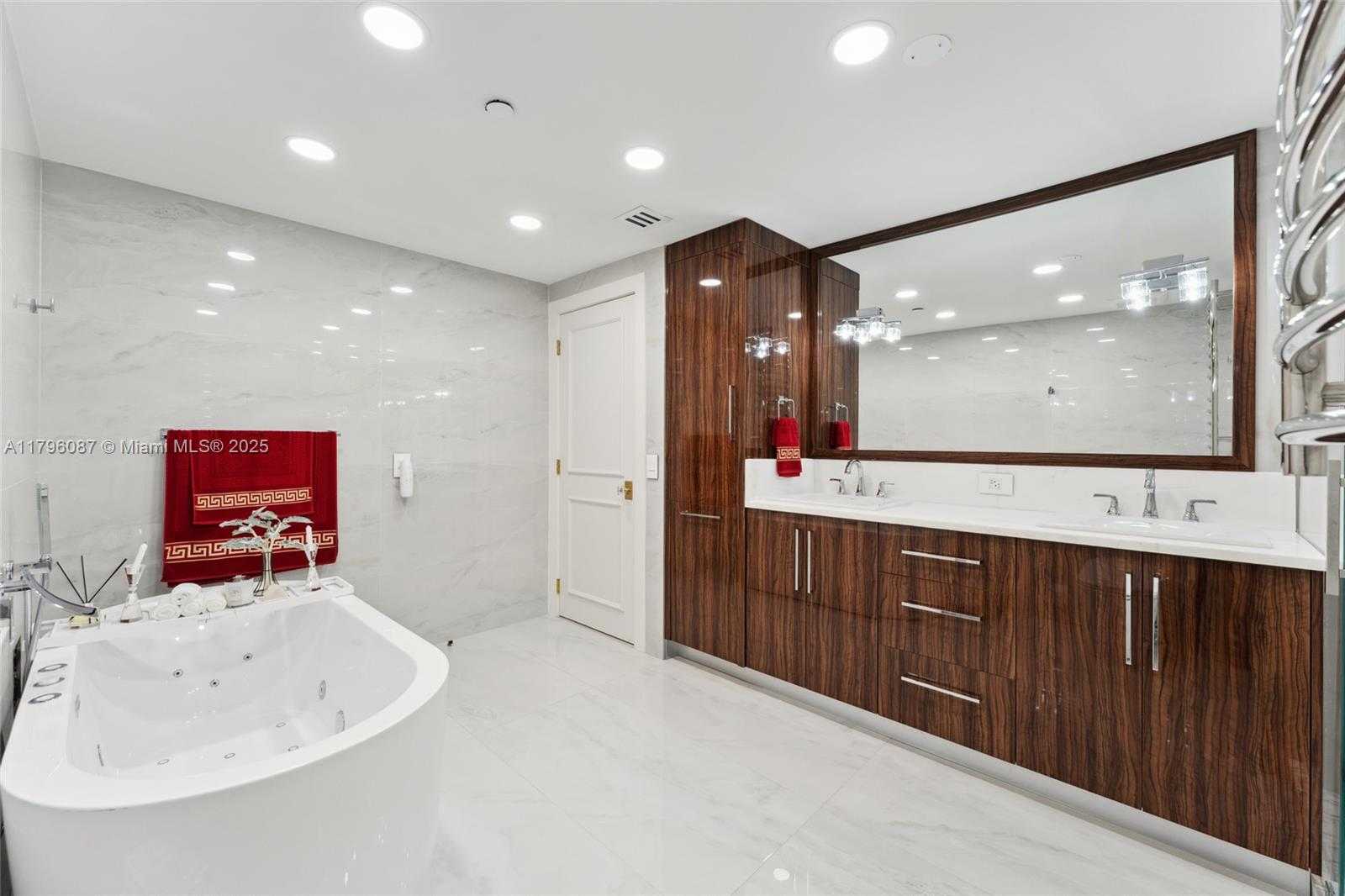 Small Image of 614 Valencia Ave, Coral Gables, FL 33134, USA Number 17