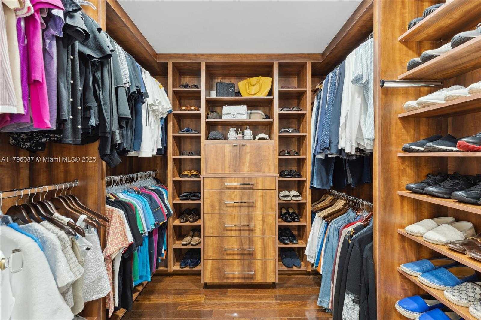 Small Image of 614 Valencia Ave, Coral Gables, FL 33134, USA Number 20