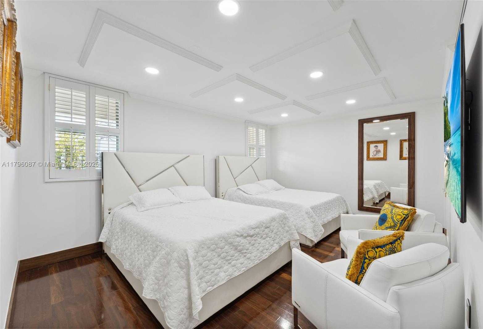 Small Image of 614 Valencia Ave, Coral Gables, FL 33134, USA Number 22