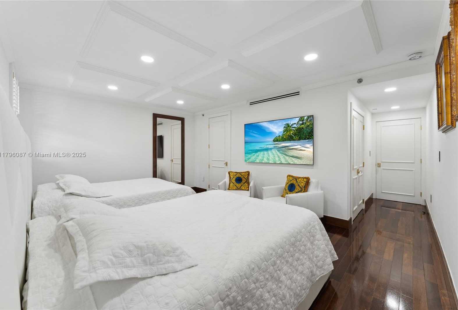 Small Image of 614 Valencia Ave, Coral Gables, FL 33134, USA Number 23