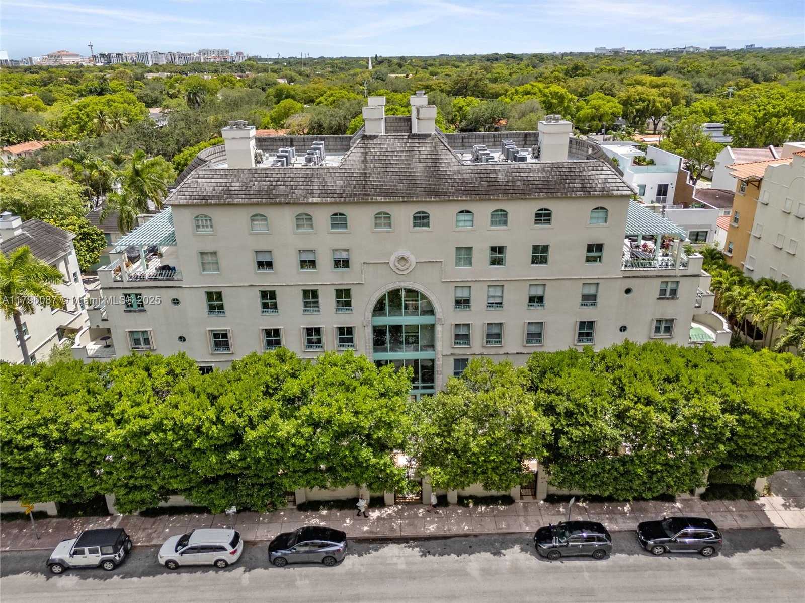 Small Image of 614 Valencia Ave, Coral Gables, FL 33134, USA Number 25