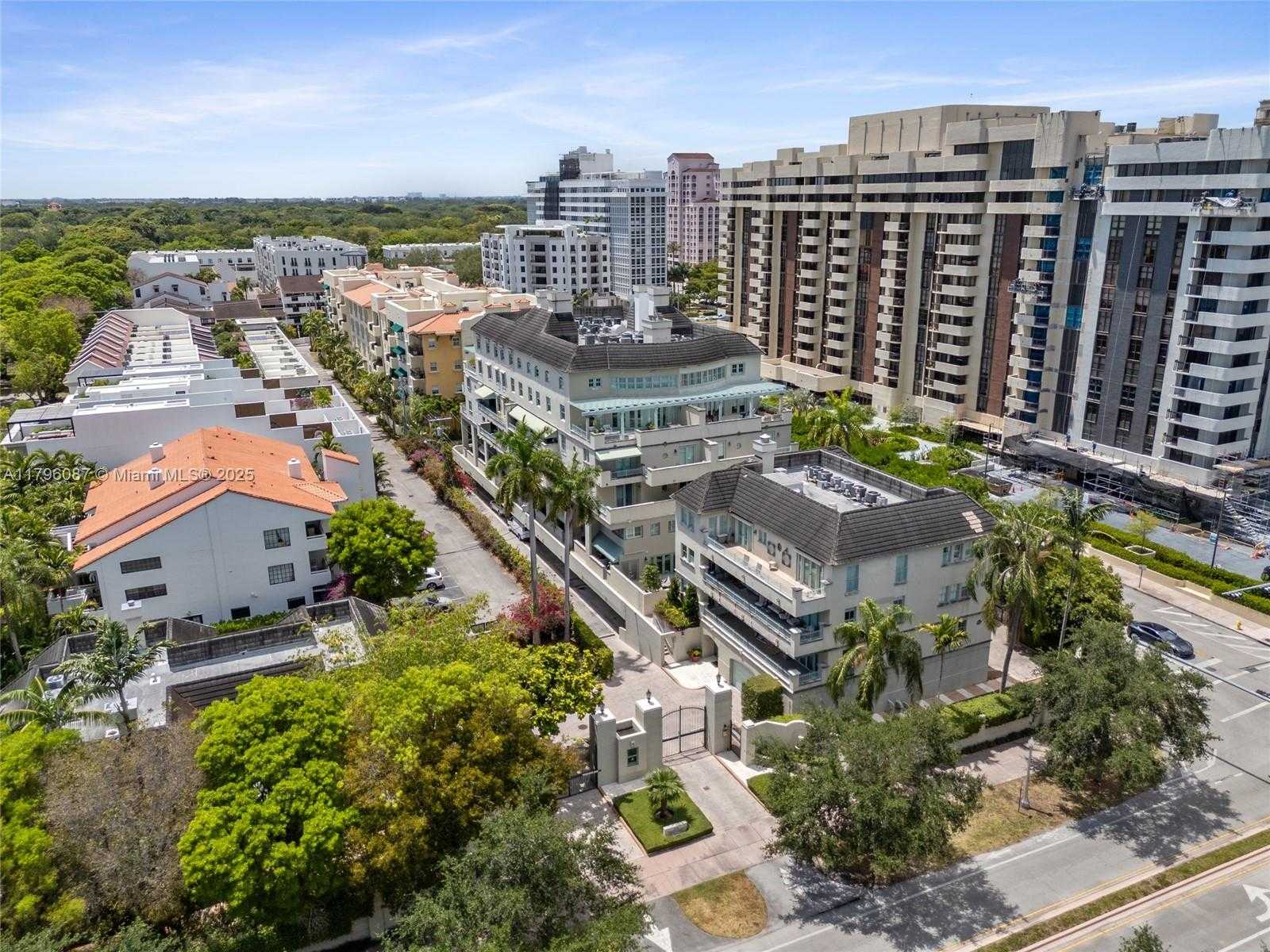 Small Image of 614 Valencia Ave, Coral Gables, FL 33134, USA Number 29