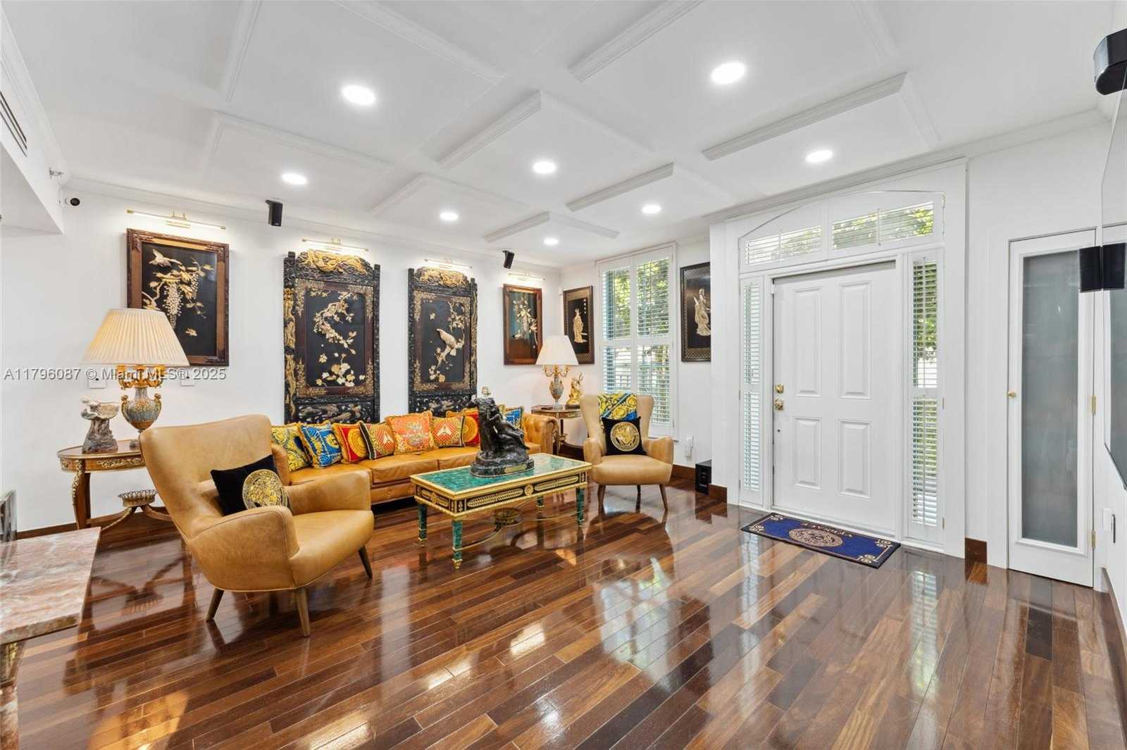 Small Image of 614 Valencia Ave, Coral Gables, FL 33134, USA Number 4