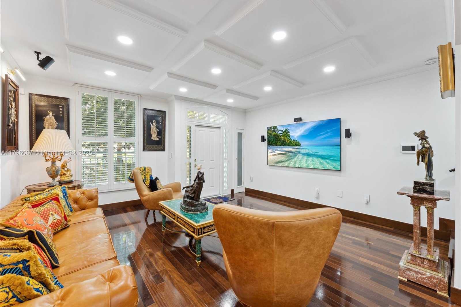 Small Image of 614 Valencia Ave, Coral Gables, FL 33134, USA Number 5